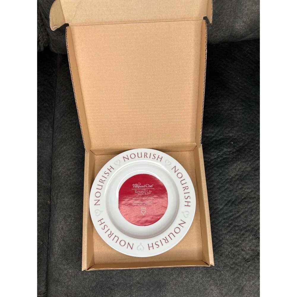 Pampered Chef 2014 Roundup From The Heart Nourish Soup Bowl #2949 New in the Box